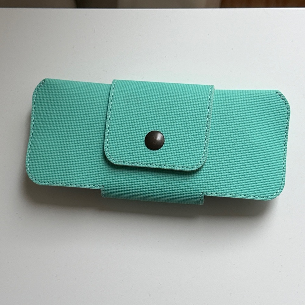 Chic Turquoise Sunglasses Case